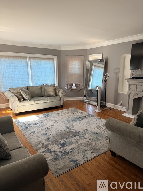 8015 South Eberhart Avenue 3 Beds Apartment for Rent - Photo gallery 2
