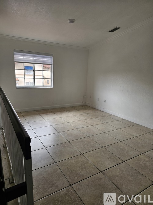 2270 West 74th Street 2 Beds Condo for Rent - Photo gallery 2