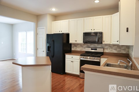 8 Smoke House Cir 3 Beds Apartment for Rent