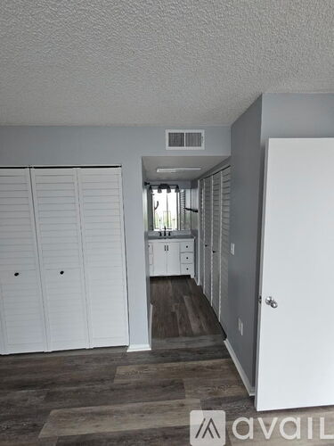900 Cove Cay Dr 3 Beds Condo for Rent - Photo gallery 4