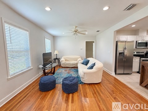 940 Hawthorne St 3 Beds Apartment for Rent