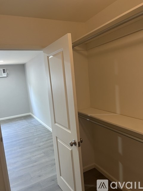 905 Mariposa Street 2 Beds Apartment for Rent