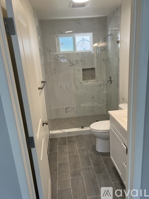 905 Mariposa Street 2 Beds Apartment for Rent