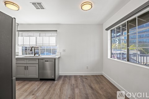 920 Everett St 2 Beds Apartment for Rent
