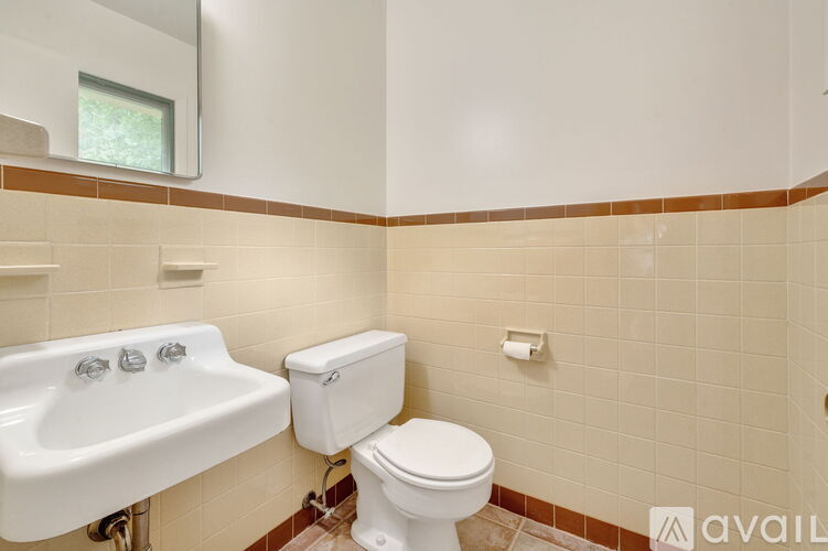 321 Clarendon Crescent 3 Beds Single Family Home for Rent - Photo gallery 4