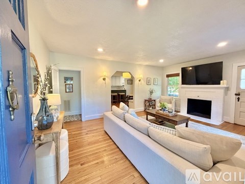 201 Sir Oliver Road 3 Beds Apartment for Rent