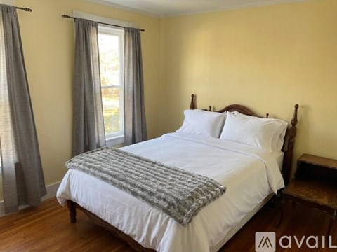 14 Swan Place 4 Beds Apartment for Rent
