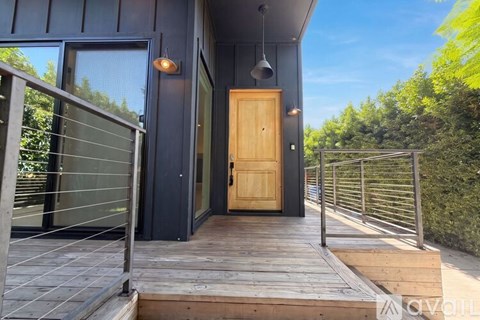 2419 Dallas St 4 Beds Apartment for Rent