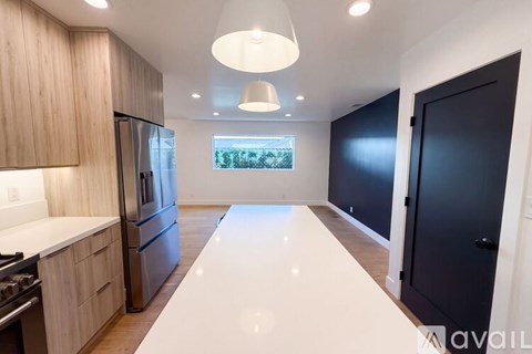 2419 Dallas St 4 Beds Apartment for Rent