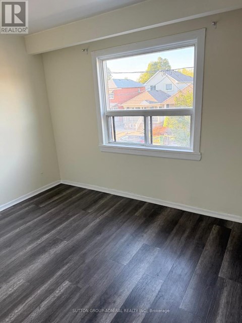 241 DUNRAVEN DRIVE 3 Beds Apartment for Rent