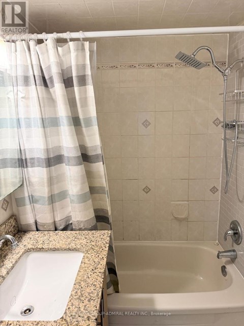 241 DUNRAVEN DRIVE 3 Beds Apartment for Rent