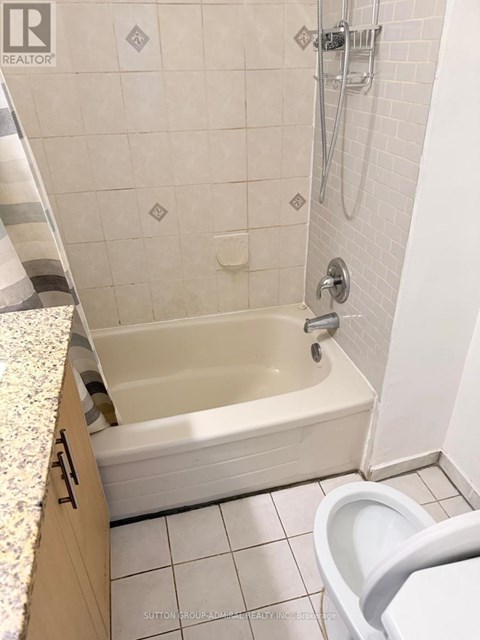241 DUNRAVEN DRIVE 3 Beds Apartment for Rent