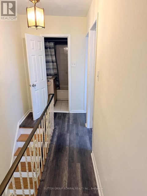 241 DUNRAVEN DRIVE 3 Beds Apartment for Rent