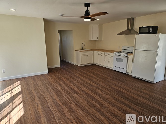 989 Brookside Avenue 1 Apartment for Rent - Photo gallery 3