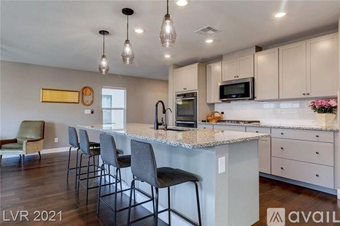 7930 Brookside Falls Court 4 Beds Apartment for Rent