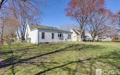 12 Langley Ave 3 Beds Apartment for Rent