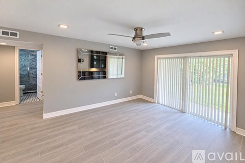 4215 E Bay Dr 2 Beds Apartment for Rent