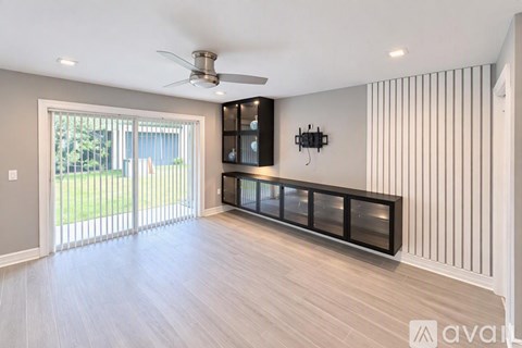 4215 E Bay Dr 2 Beds Apartment for Rent