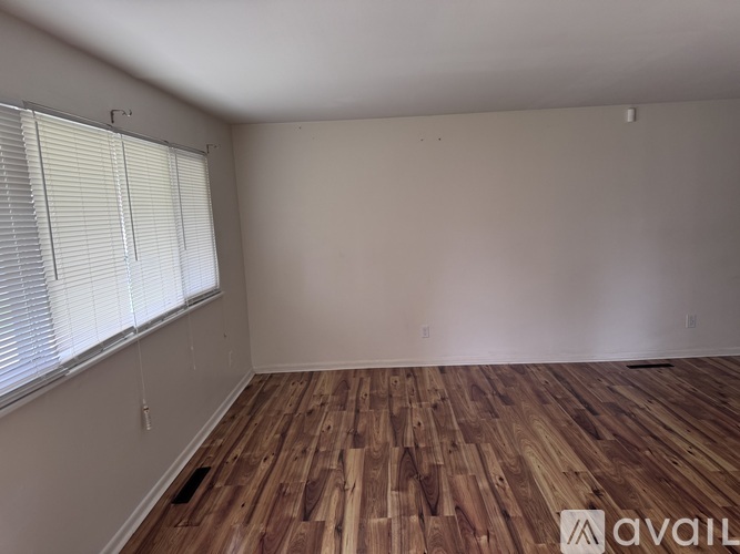 3513 Roswell Drive 3 Beds Single Family Home for Rent - Photo gallery 3
