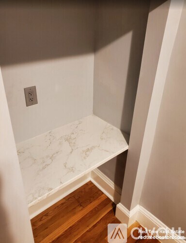 42 Day St 3 Beds Apartment for Rent