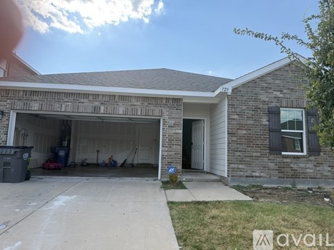 725 Yorkshire Dr 3 Beds Apartment for Rent