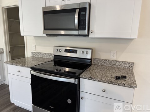 725 Yorkshire Dr 3 Beds Apartment for Rent