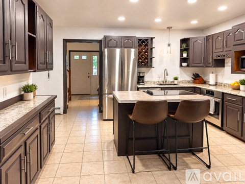 60 Vincent Lane 4 Beds Apartment for Rent