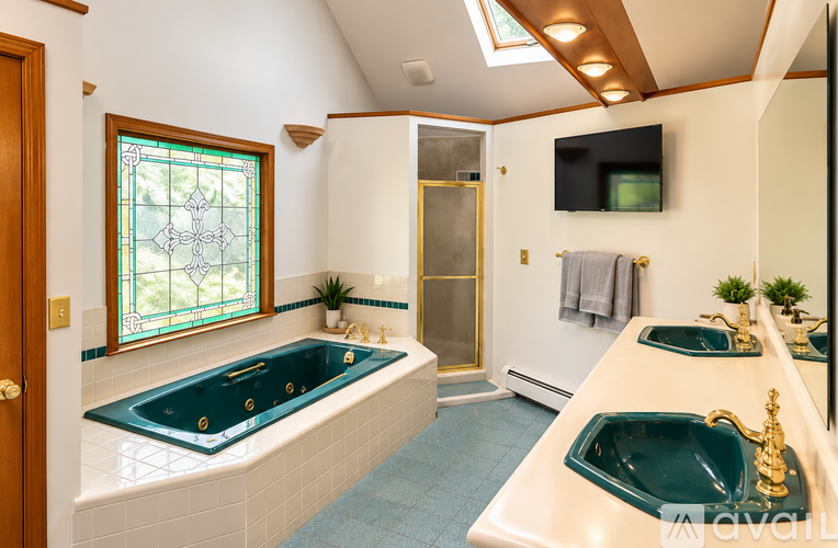 60 Vincent Lane 4 Beds Single Family Home for Rent - Photo gallery 5