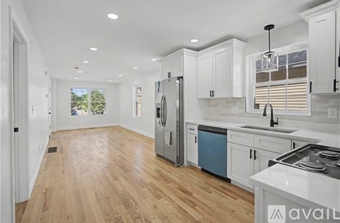 171 Ocean Street 4 Beds Apartment for Rent
