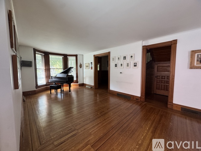705 Columbus Parkway 2 Beds Apartment for Rent - Photo gallery 2