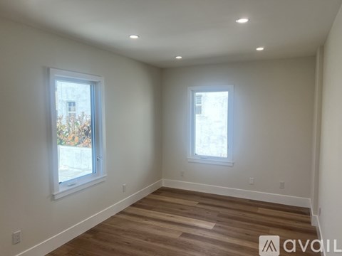 151 North Clark Drive 3 Beds Apartment for Rent