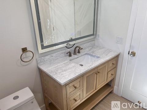 151 North Clark Drive 3 Beds Apartment for Rent