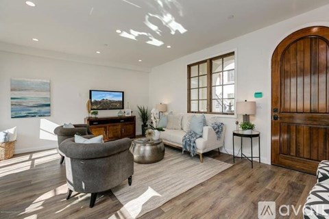 388 South Los Robles Avenue 2 Beds Apartment for Rent