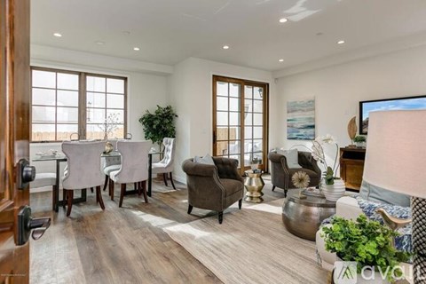388 South Los Robles Avenue 2 Beds Apartment for Rent