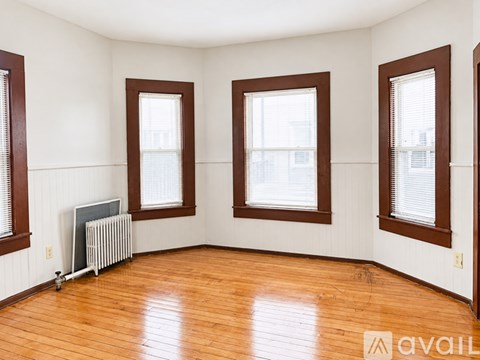 436 Warren Ave 2 Beds Apartment for Rent