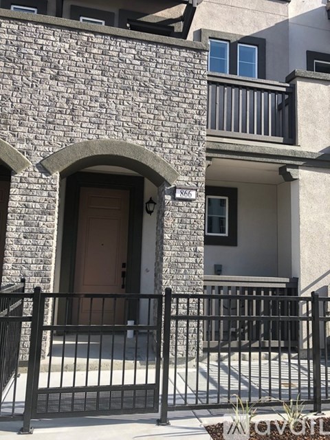 866 Garden St 2 Beds Apartment for Rent