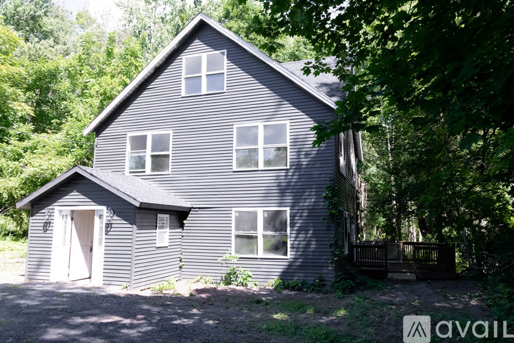 22 Academy Avenue 4 Beds Single Family Home for Rent - Photo gallery 2