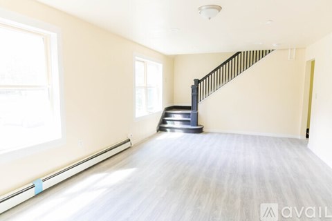 22 Academy Avenue 4 Beds Apartment for Rent