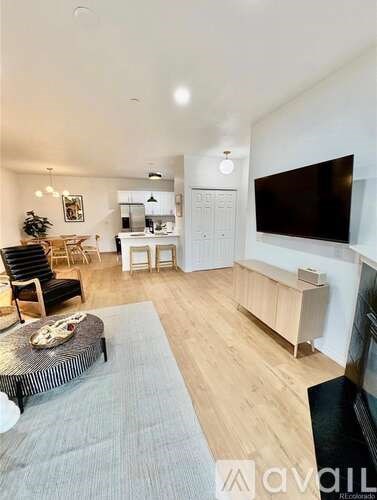 7222 South Blackhawk Street 2 Beds Apartment for Rent