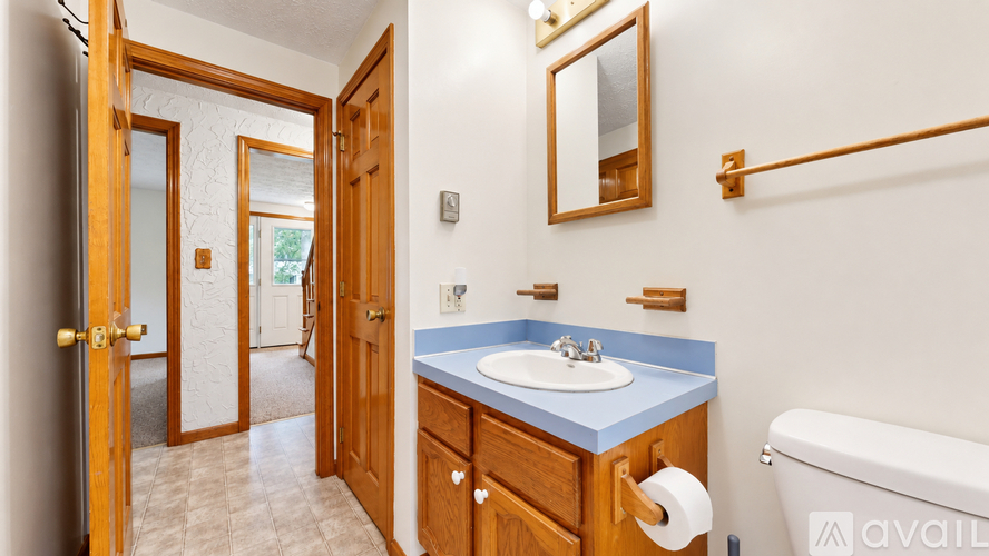 5 Iris Drive 3 Beds Single Family Home for Rent - Photo gallery 4
