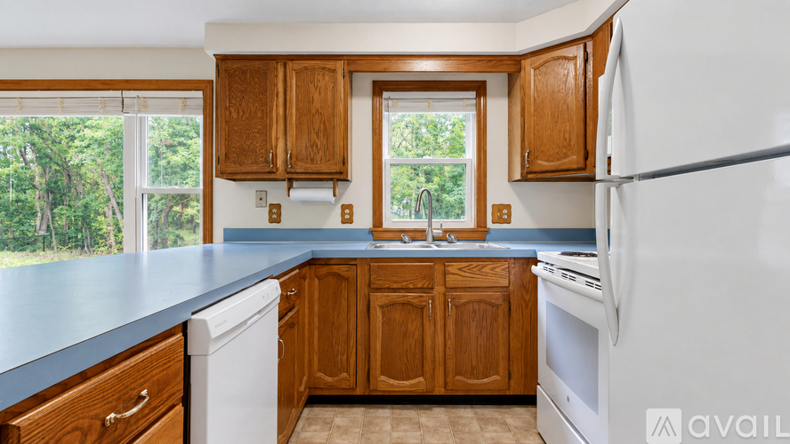 5 Iris Drive 3 Beds Single Family Home for Rent - Photo gallery 5
