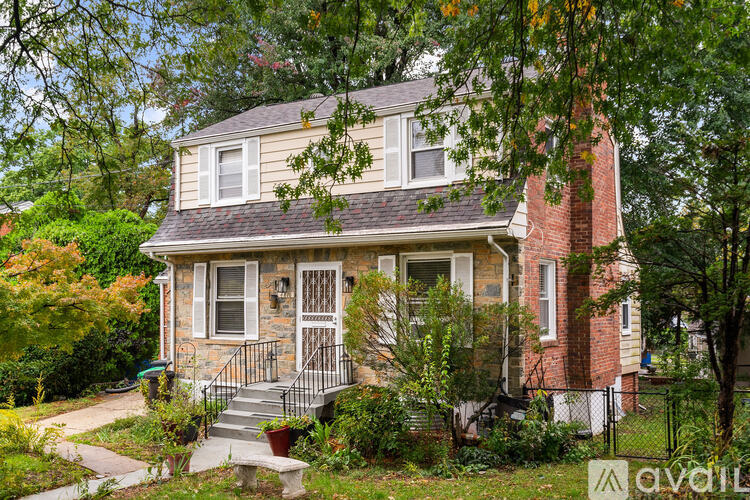 4810 Russell Avenue 3 Beds Single Family Home for Rent - Photo gallery 1