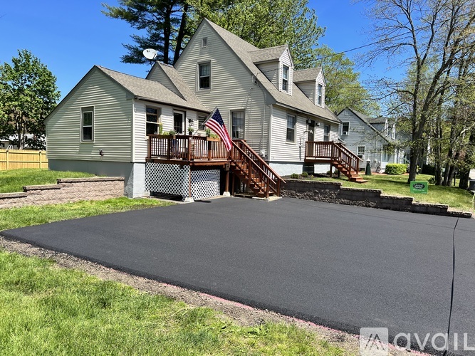 214 Temple Avenue 4 Beds Single Family Home for Rent - Photo gallery 2