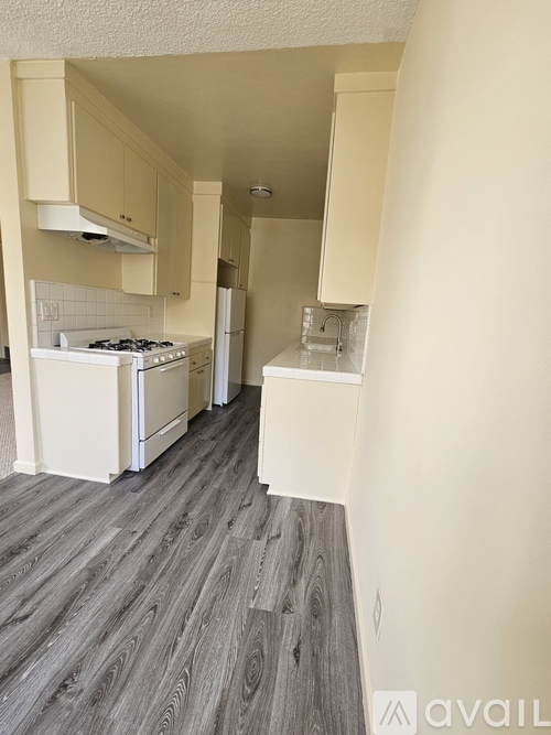 5711 La Mirada Ave 2 Beds Apartment for Rent - Photo gallery 1