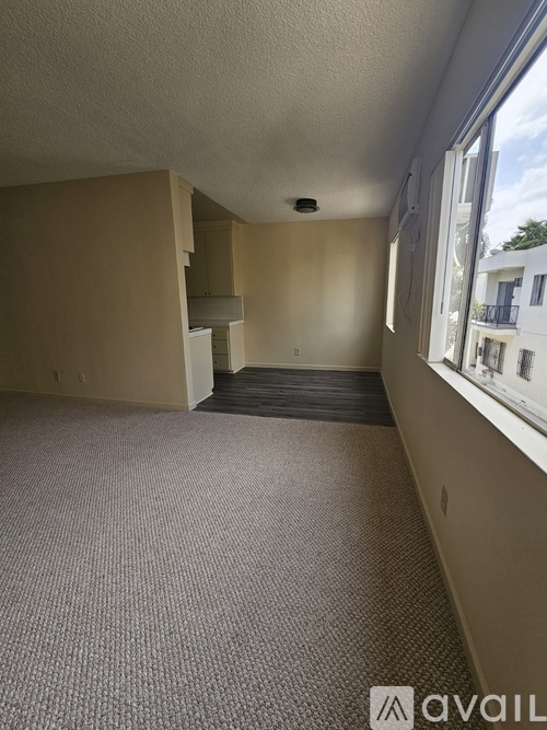 5711 La Mirada Ave 2 Beds Apartment for Rent - Photo gallery 4