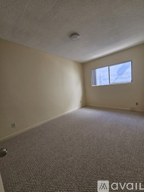 5711 La Mirada Ave 2 Beds Apartment for Rent