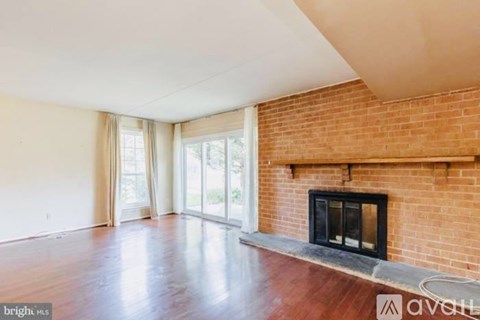 165 Old Forge Crossing 2 Beds Apartment for Rent