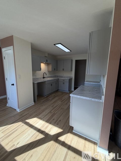 221 North Linton Street 3 Beds Apartment for Rent