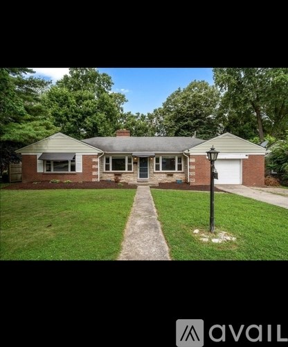2333 Southview Drive 3 Beds Apartment for Rent