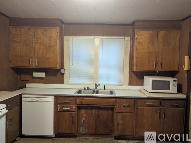 627 6th Avenue North 3 Beds Single Family Home for Rent - Photo gallery 3